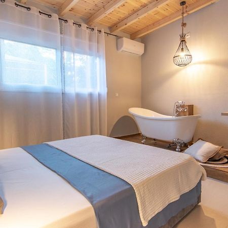 Georgianna'S Suite With Private Pool , 'Blank Suite' Charokopio ภายนอก รูปภาพ