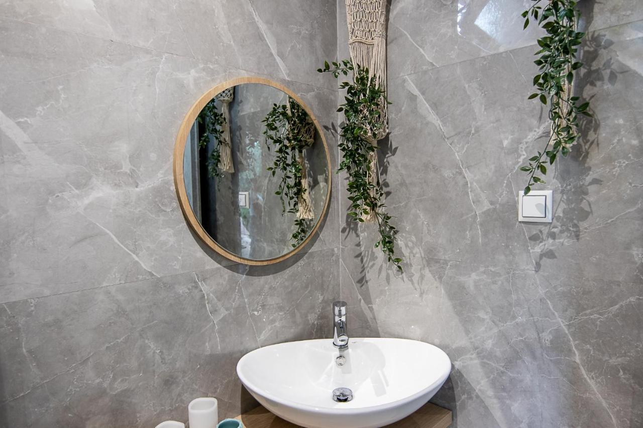 Georgianna'S Suite With Private Pool , 'Blank Suite' Charokopio ภายนอก รูปภาพ