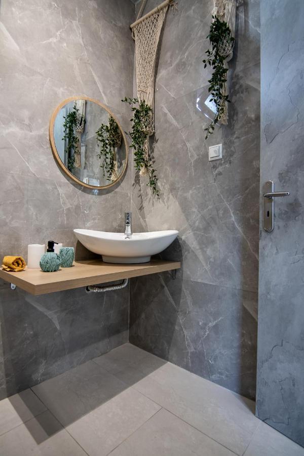 Georgianna'S Suite With Private Pool , 'Blank Suite' Charokopio ภายนอก รูปภาพ