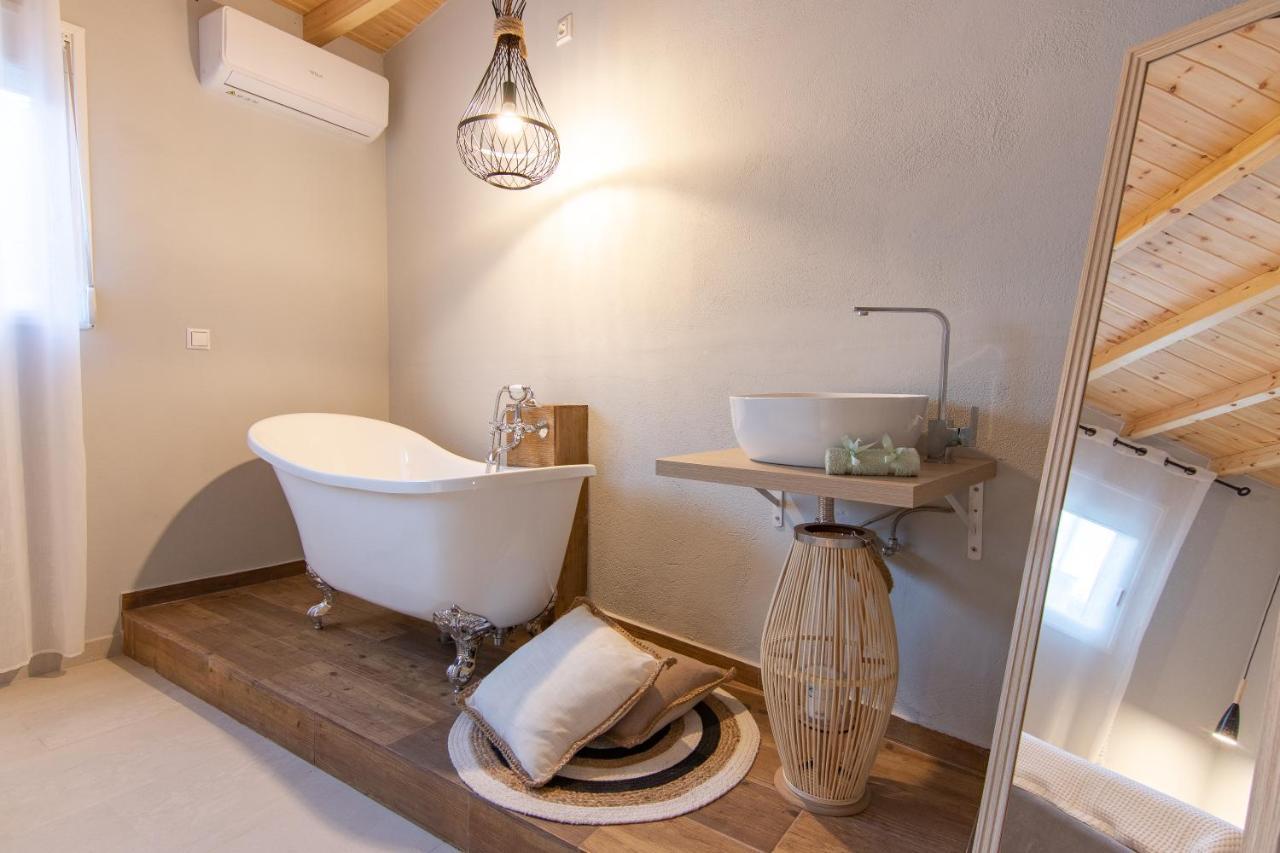 Georgianna'S Suite With Private Pool , 'Blank Suite' Charokopio ภายนอก รูปภาพ
